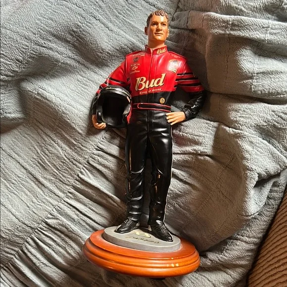 Limited Edition Dale Earnhardt Jr Vintge Figure #8 - Picture 8 of 10